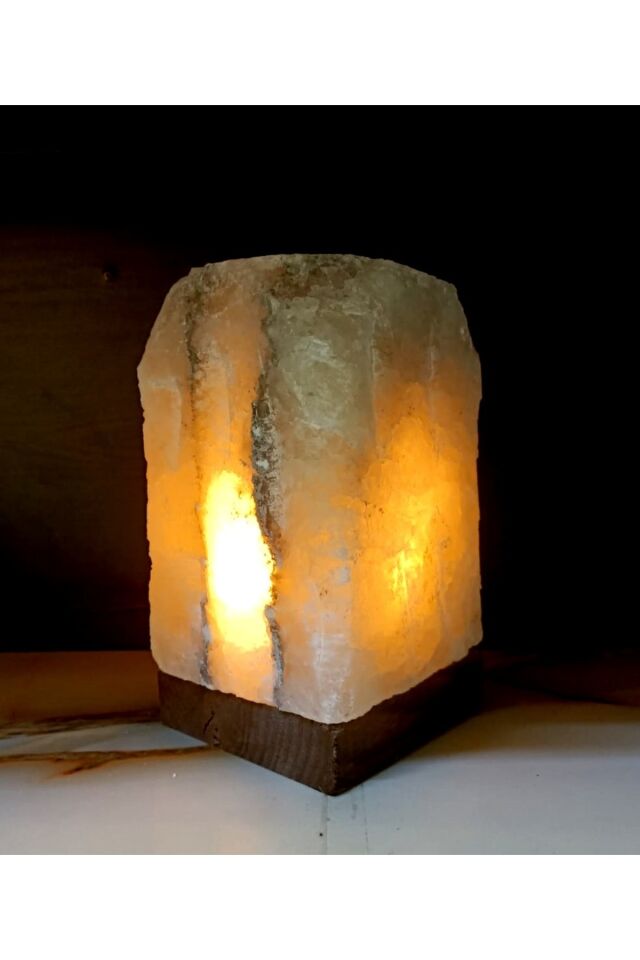 3-4 Kg. Doğal Elde Çekiçlenmiş Çankırı Tuz Lambası