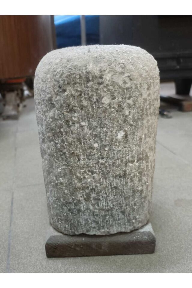3-4 Kg Doğal Elde Çekiçlenmiş Tuz Lambası